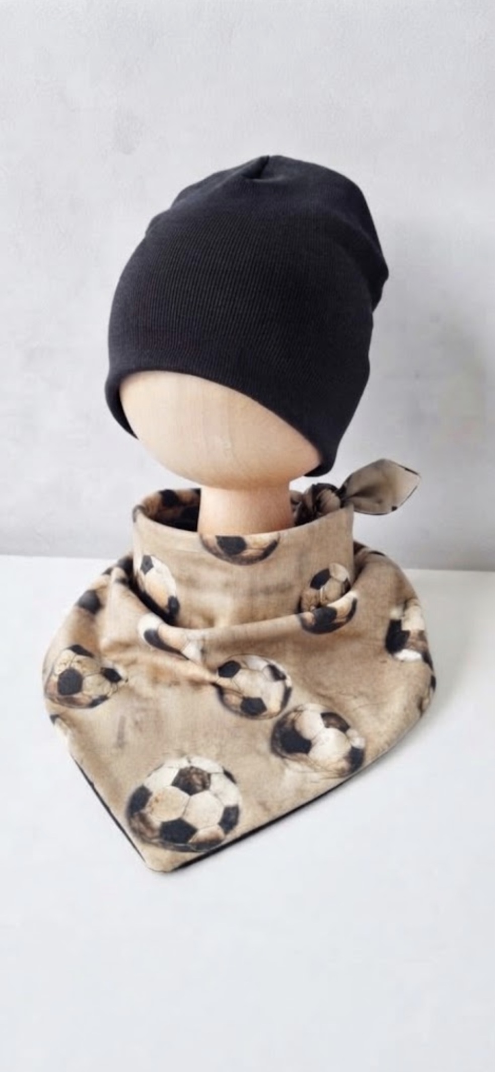 Komplet dziecięcy: Czapka + chusta.