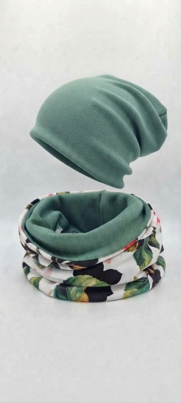 Stylowy komplet damski: Czapka + Komin z motywem róż